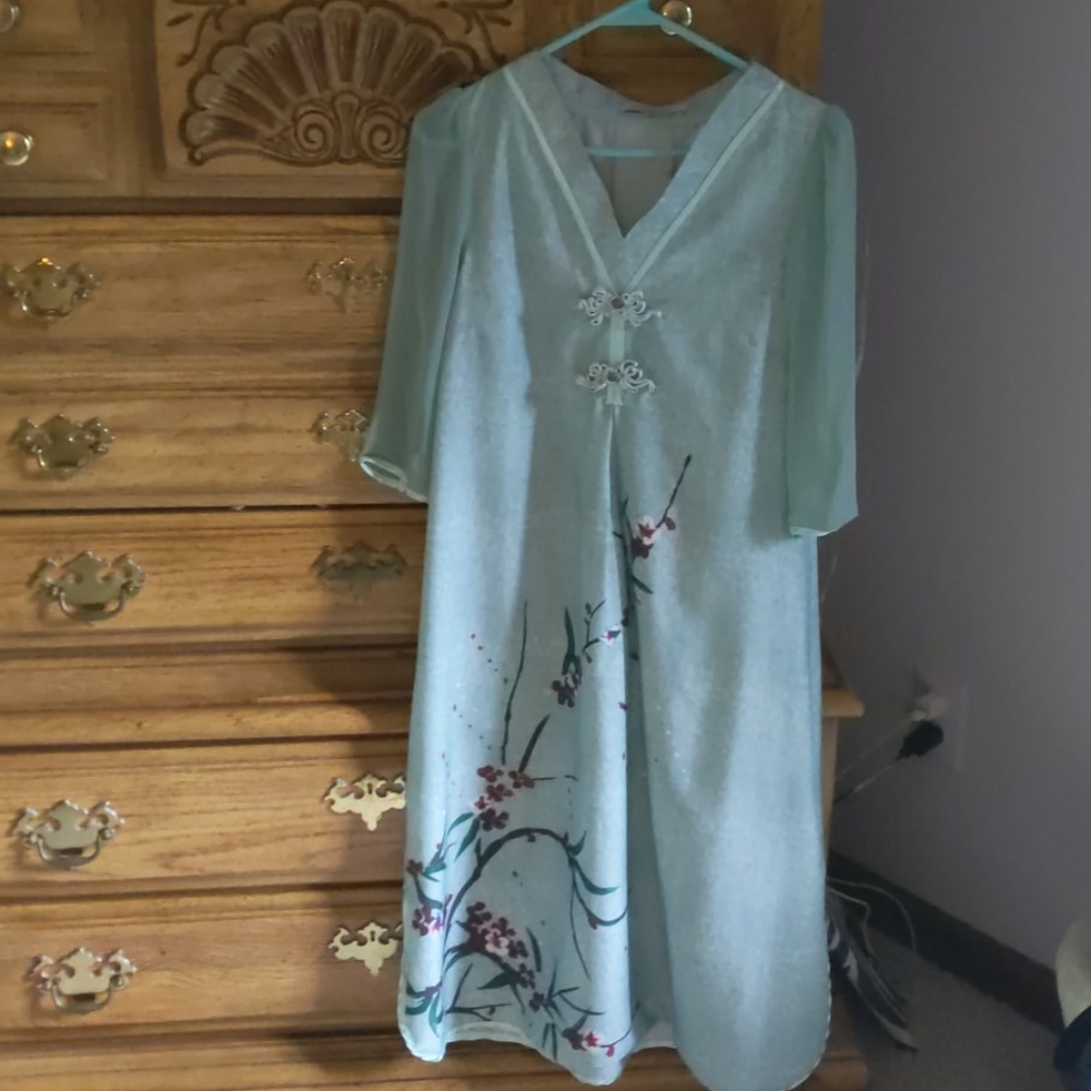 Women's Tunic w 3/4 chiffon sleeves oriental print